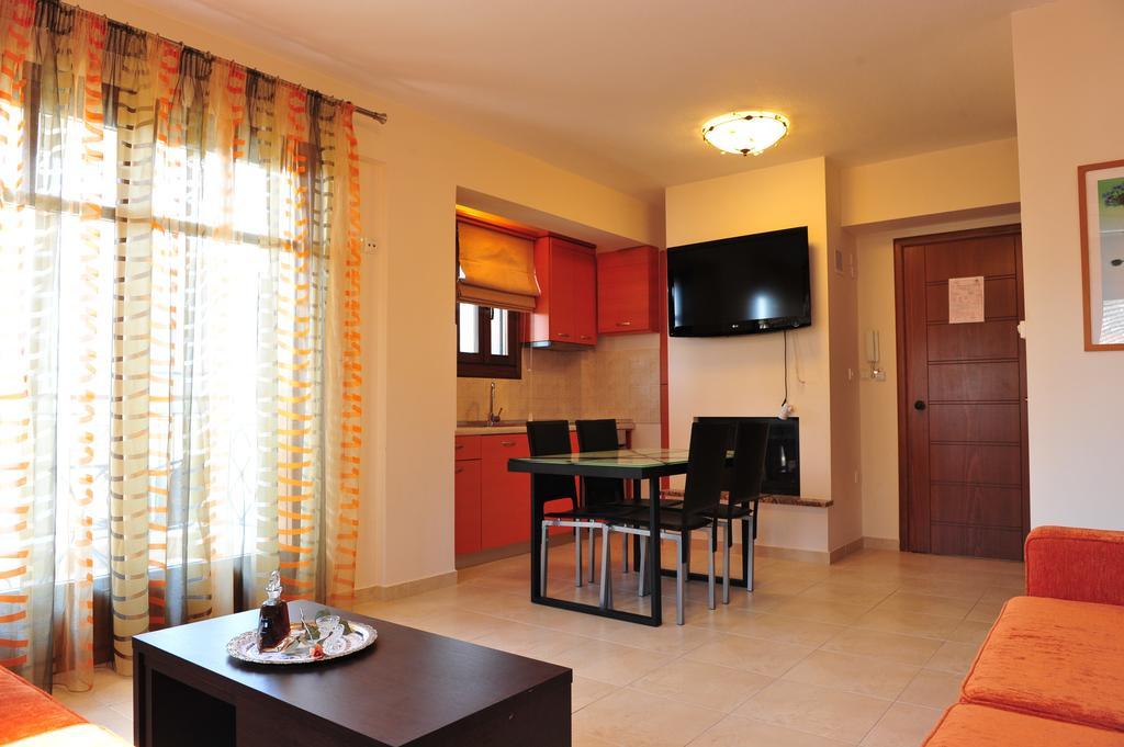 Apartament Pansion Evi Amoliani Pokój zdjęcie